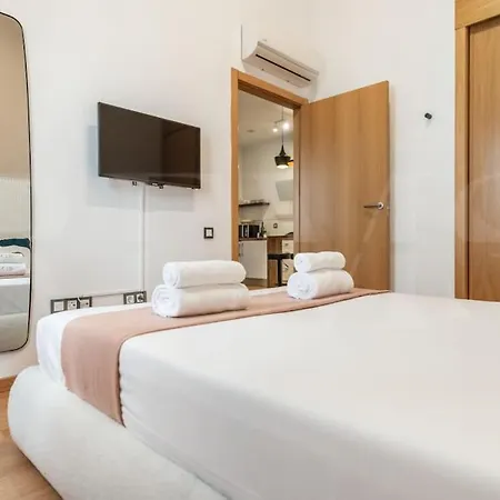 Apartment Comfortable In The Center By Rems